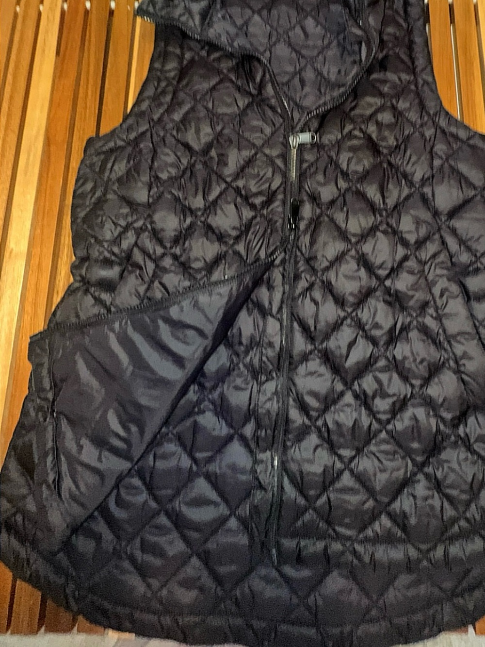 Athleta Whisper Featherless Puff Cinch Waist Quilted Vest jacket Black Medium - Picture 16 of 16